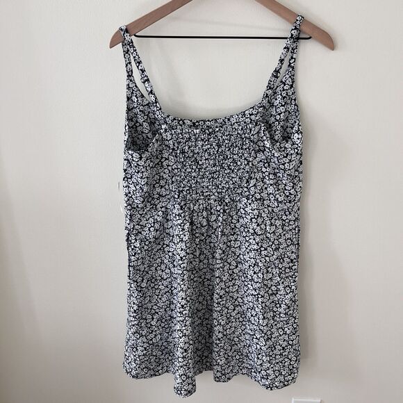 Old Navy Blue And White Smocked Back Spaghetti Strap Floral Sun Dress NWT- Large - Picture 4 of 4